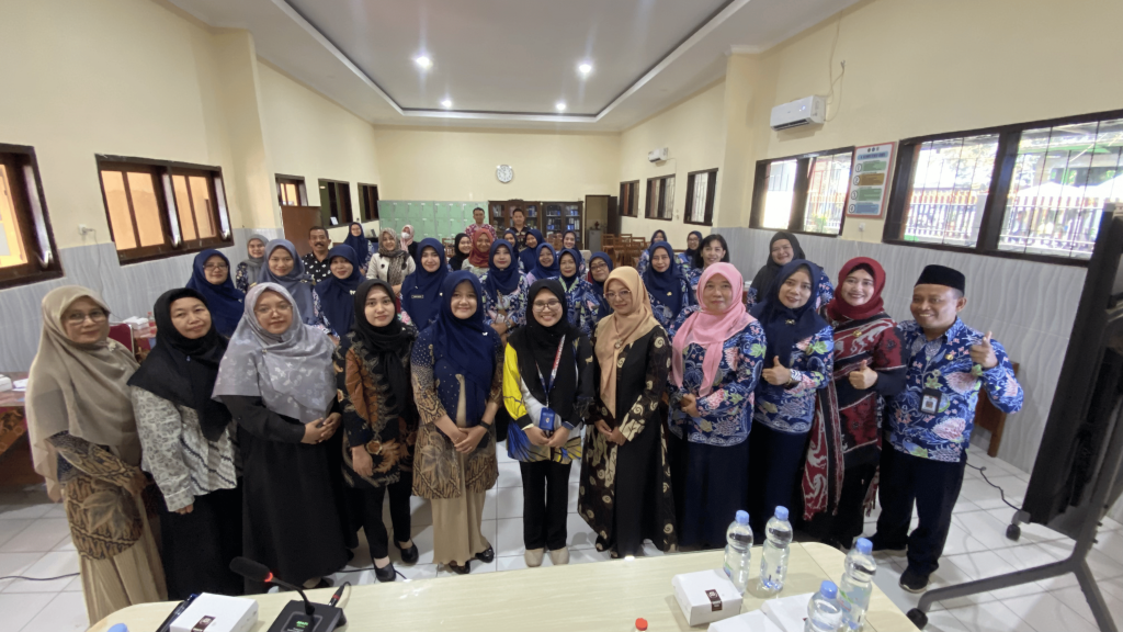 PGSD FIP Unikama Gandeng Pakar UPSI Malaysia, Sukseskan Pengabdian Masyarakat Internasional di SDN Gadang 1 Kota Malang